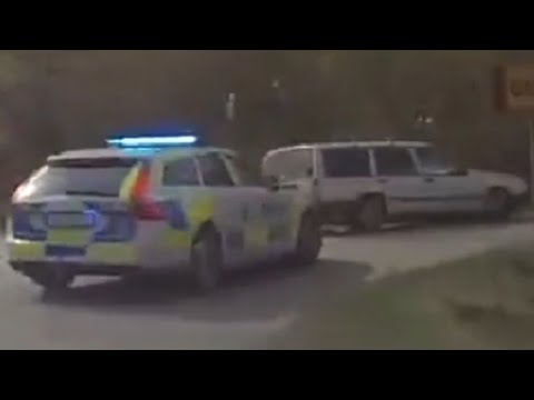 🇸🇪135 HP Volvo 940 chased by Volvo police cars in Sweden🇸🇪 He has THREE passengers! 🏁