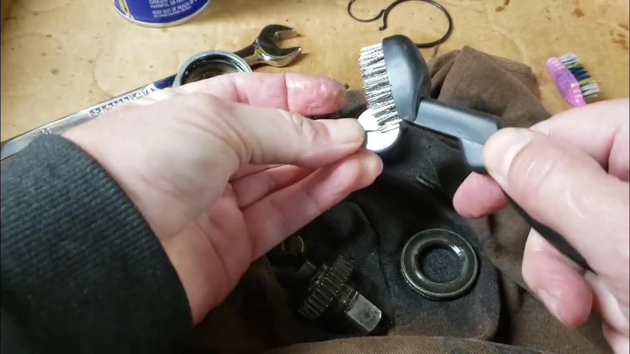 Rebuilding a "broken" Craftsman ratchet, repair, clean and lube. No