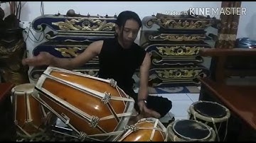 Skill kendang tingkat dewa memaikan 5 kendang Jaipong sekaligus - Mantap josss...!!! awesome