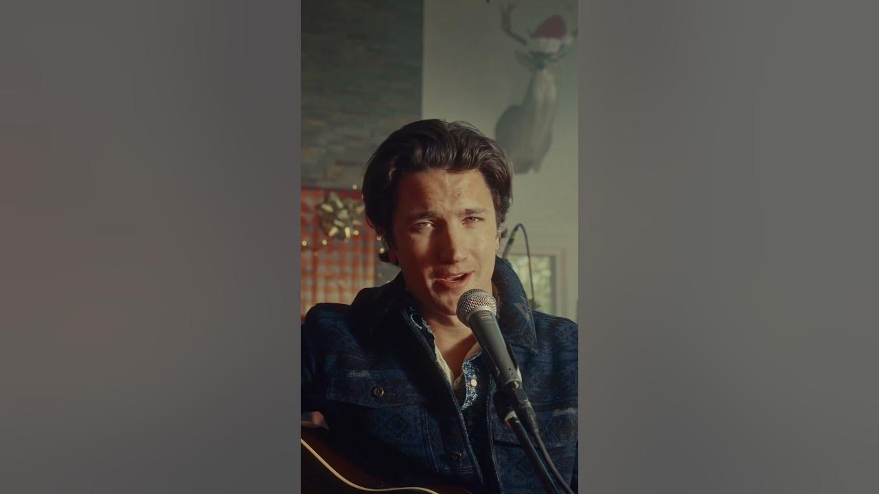 Living Room Sessions…Christmas edition #elvis #christmasmusic