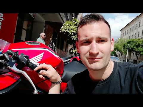Videó: A Dainese Stílusos Felállásának Legjobb Motorkerékpár-felszerelése