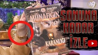 ŞOK!! Adnan Oktar kitabını tanıtırken dikkat çeken detay