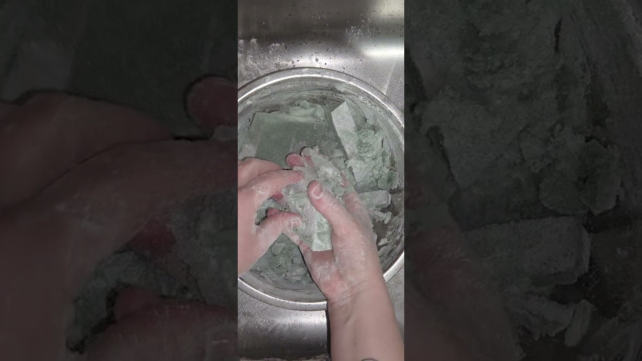 Floral foam crush 😍  #crunchy #floralfoam 