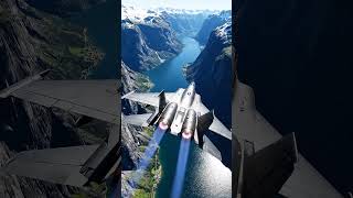 Militärjet fliegt durch Landschaft