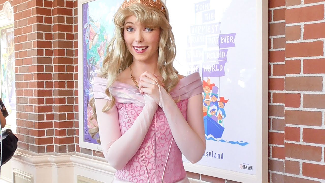Princess Aurora in Tokyo Disneyland - YouTube