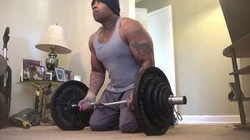 200lb curls & knuckle👊🏽👊🏽ups(push-ups)..give this superset a try..motivate not hate👊🏽