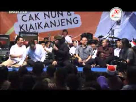 Download mp3 ceramah cak nun dan gus ipul Cak Nun & Gus Ipul ; full humor , reuni teman lama mengenang Reformasi , Mei 