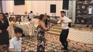 Молодые Танцуют Очень Классно В Баку 2018 Чеченская лезгинка Королева моя ALISHKA САКИТ САМЕДОВ Молодые Танцуют Очень Классно В Баку 2018 Чеченская лезгинка Королева моя ALISHKA САКИТ САМЕДОВ