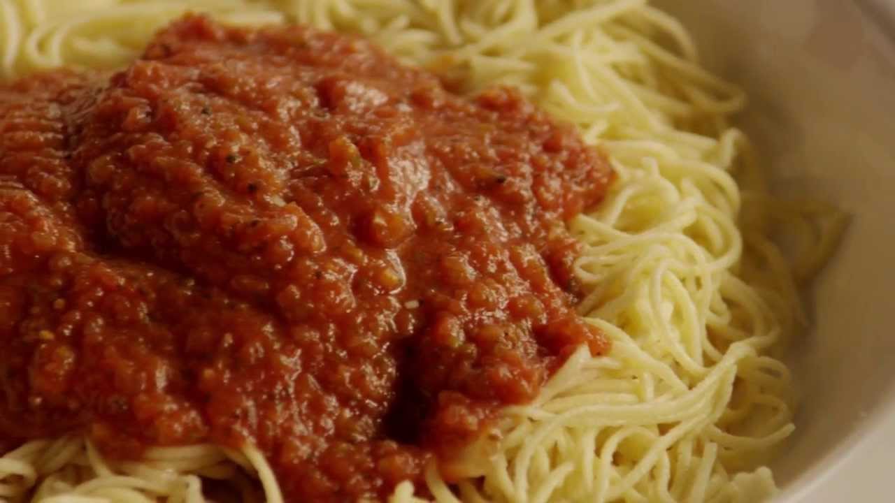 Easy Spaghetti with Tomato Sauce Recipe