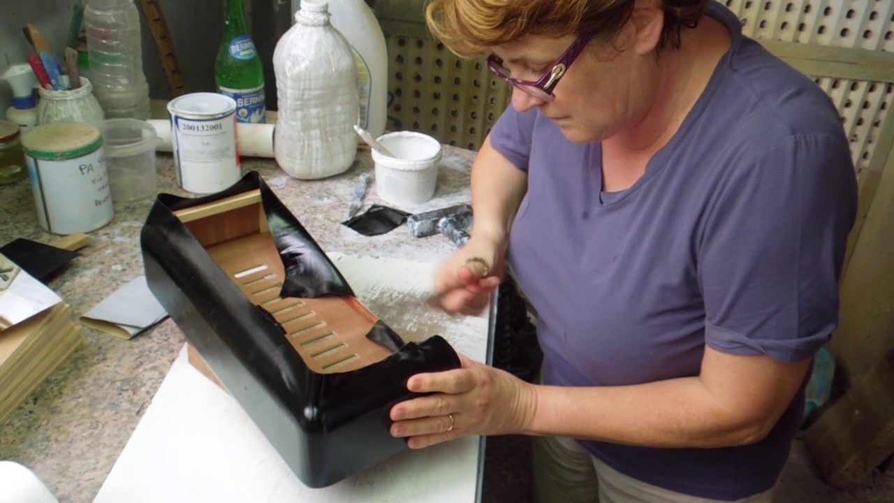 How an accordion gets covered in celluloid