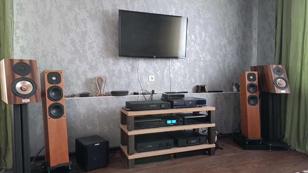 Neat motiv1 - некий шедевр, в мире аудио.