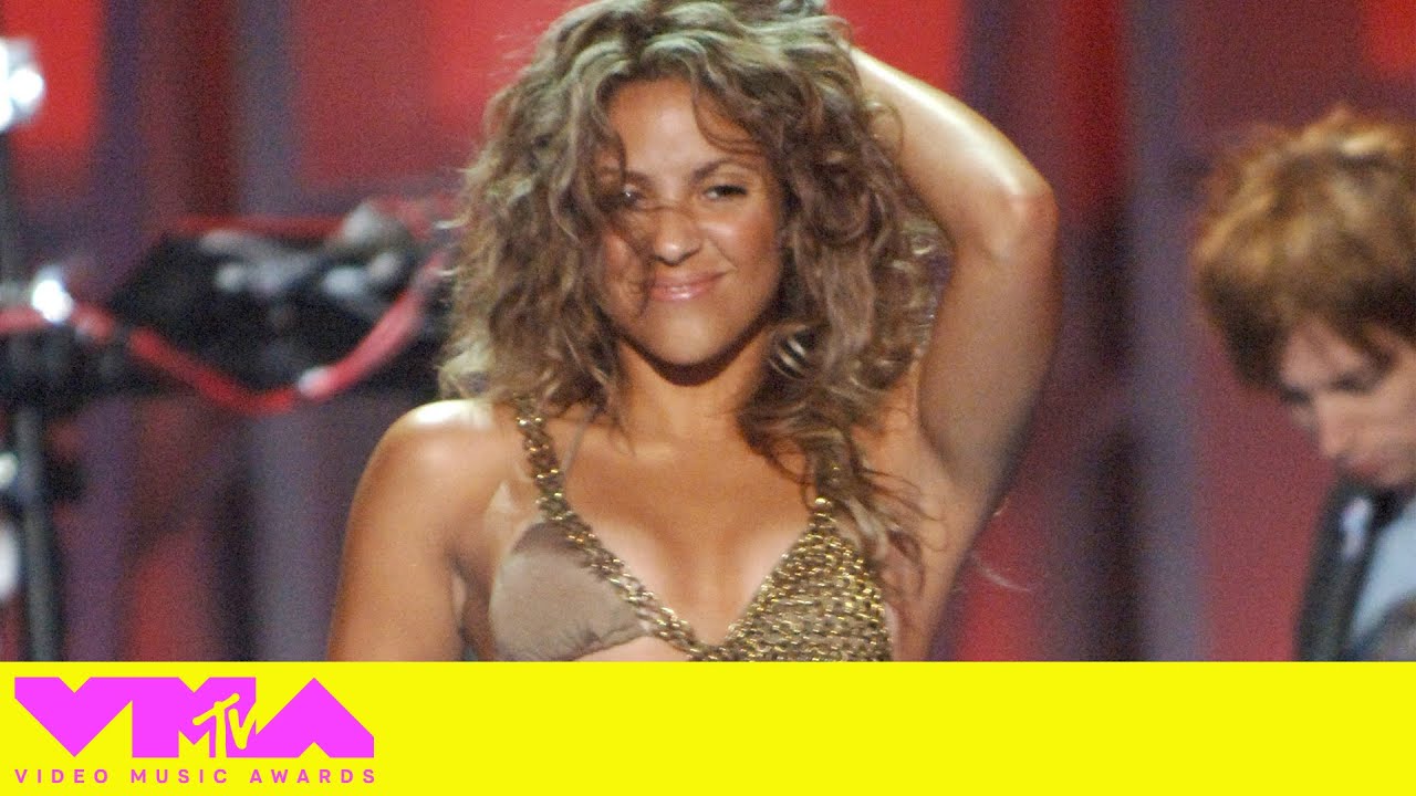 ⁣Shakira Performs “La Tortura” | 2005 MTV VMAs