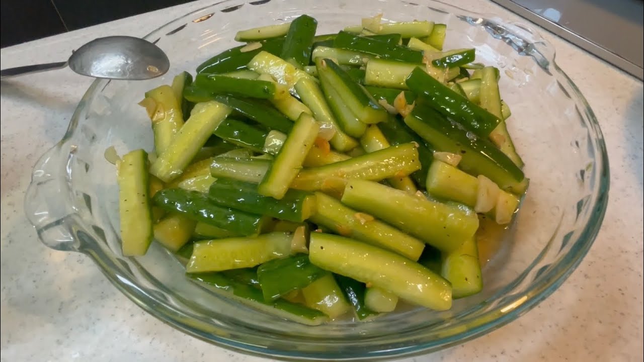 Salada de pepino com alho