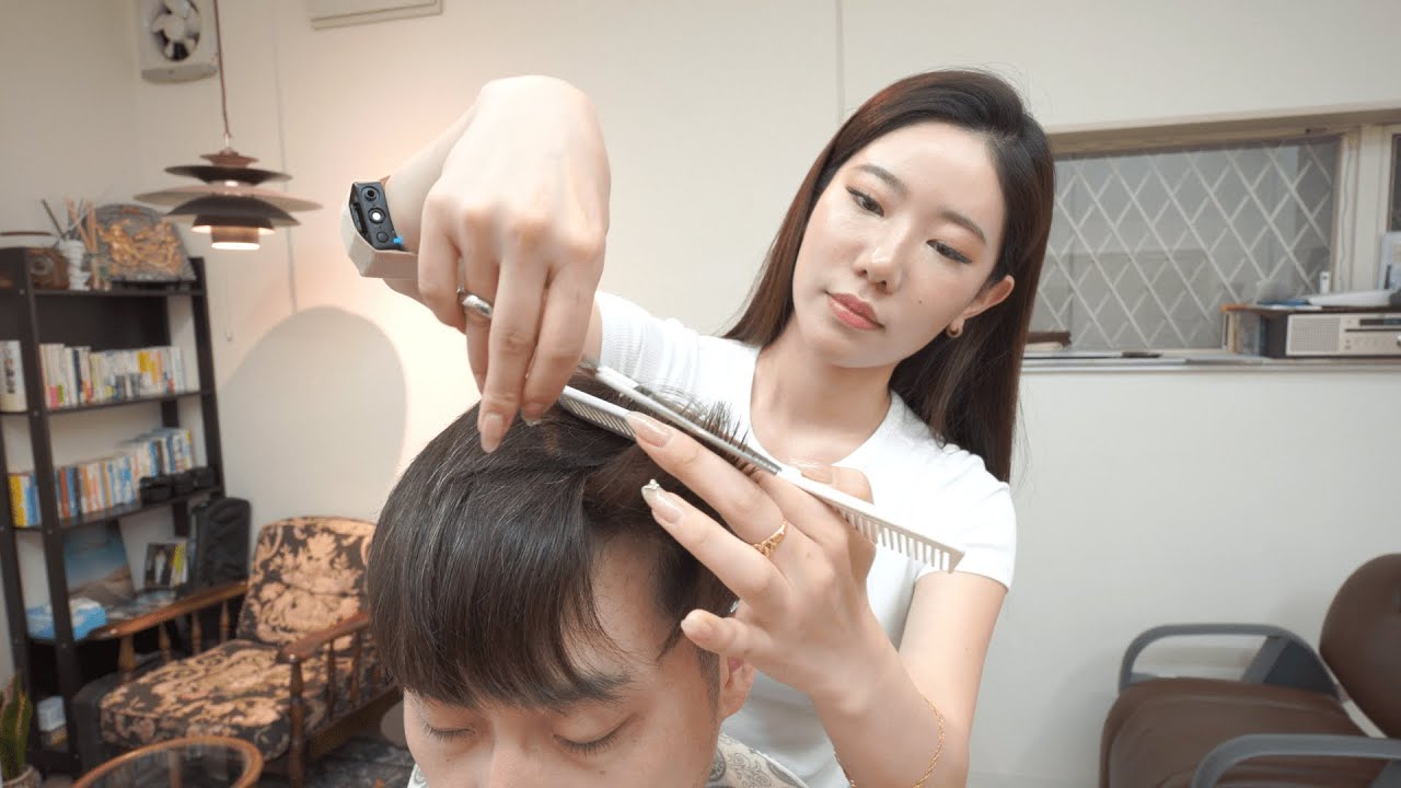 АСМР💈 Прекрасный парикмахер Аюми подстригла и побрила меня