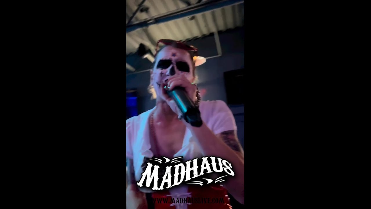 MADHAUS Giggin in a bar...