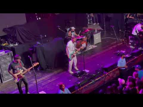 FOUR YEAR STRONG Perform LEARN TO LOVE THE LIE & TALKING MYSELF IN CIRCLES at House of Blues 9/24/23