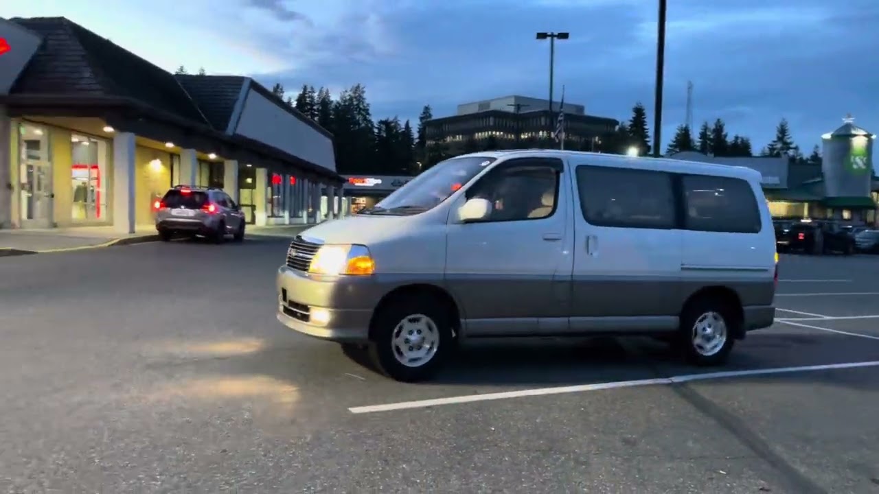 1999 Toyota Granvia Grand Hiace 4WD 3.4L best trim !! - YouTube
