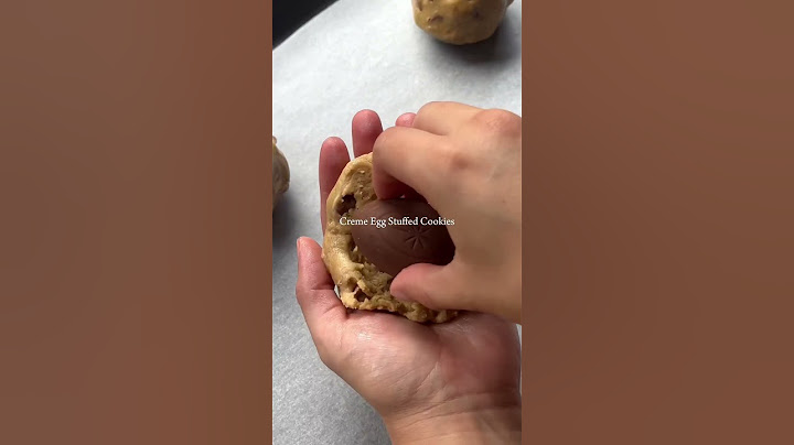 Creme Egg Stuffed Cookies! Recipe in the comments #cookies #cremeegg #easter #easyrecipe