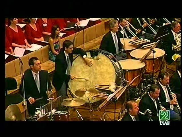 Chilly Gonzales - Supervillain - Live With Orchestra in Vienna Aug