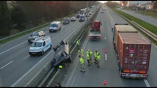 E313 Wagen Komt Spectaculair Op Middenberm Terecht Ter Hoogte Van Grobbendonk - Nnieuws