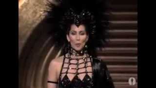 Cher presents Best Supporting Actor Oscar 1986