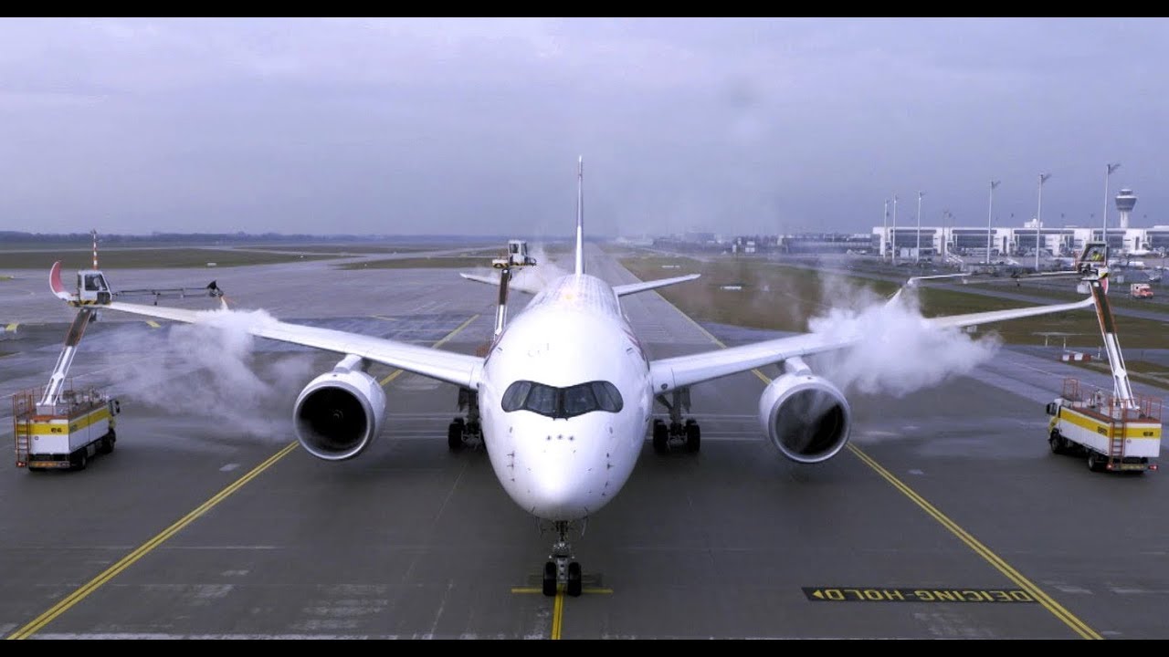 PilotsEYE.tv - DE-ICING - "Spray for life" First raw Preview - YouTube