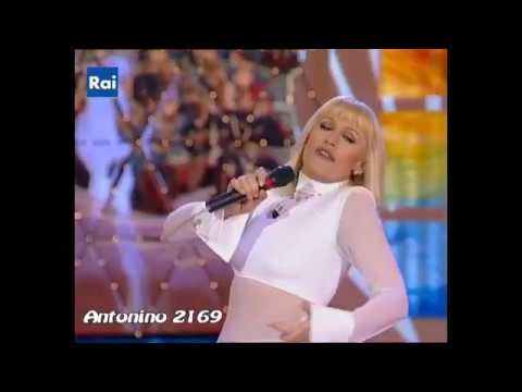 Raffaella Carrà - "Carràmba! Che sorpresa"  sigla (1995).