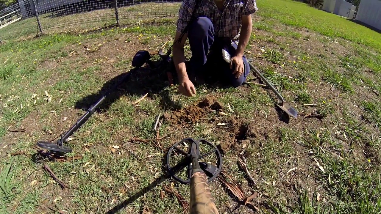 Metal detecting Australia Day 2017 ( 1846 Shilling ) YouTube