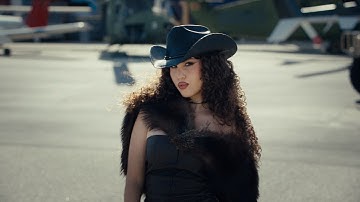 Estevie - Un Error (Official Video)