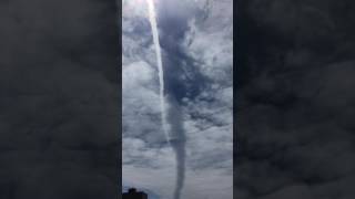 Contrail shadow