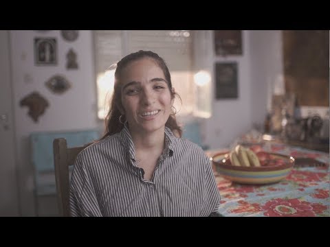 רותם זיסמן אוהבת לקרוא לבשל לביים לשחק אבל לפני הכל בבוקר היא אומרת משפט חשוב 