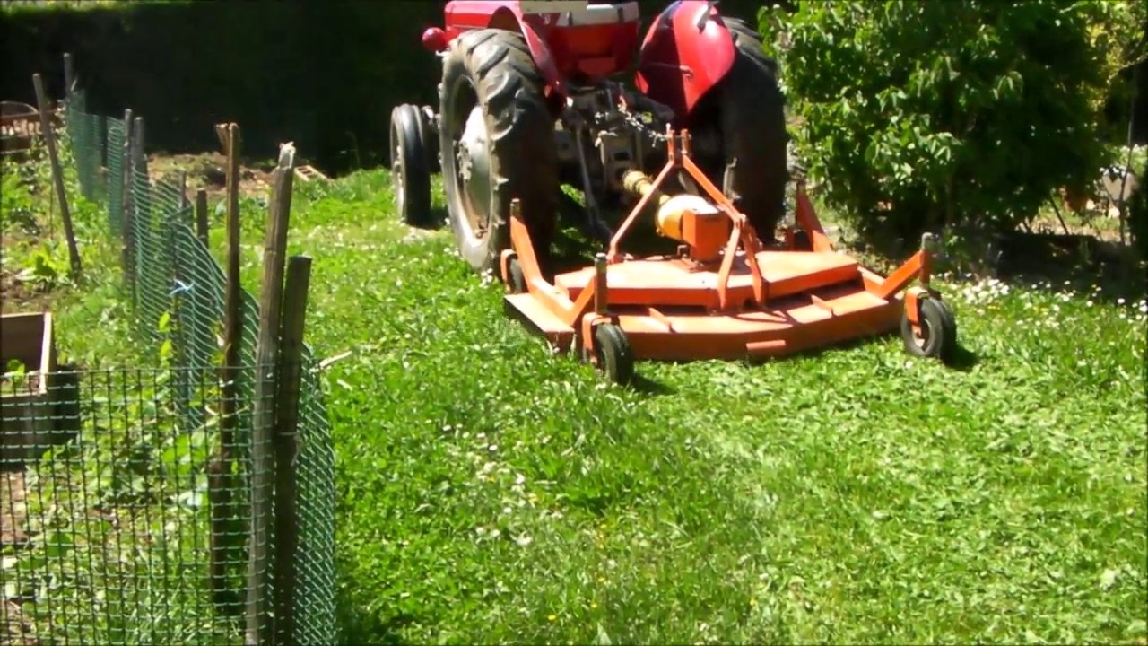 tondre la pelouse avec un massey fergusson 825 tondre la pelouse avec un massey fergusson 825