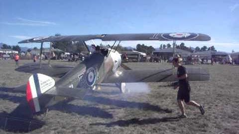 Sopwith Camel start up at 2015 Omaka Airshow New Zealand