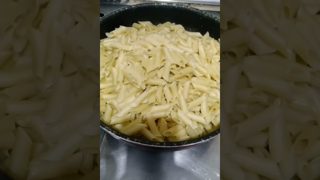 مكرونة بالبشاميل على أصولها بدون بيض ولا جبن