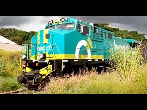 GE DASH9 - Brado - Trem passando por Maringá - rumo - YouTube