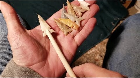 899 - Flintknapping Caracara Point and Showing Other Stuff