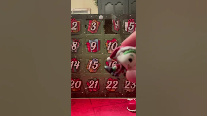 Opening funko advent calendar DAY 4