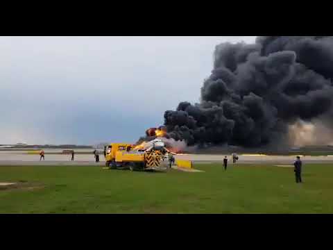 მოსკოვში, შერემეტევოს აეროპორტში სამგზავრო თვითმფრინავს ცეცხლი გაუჩნდა