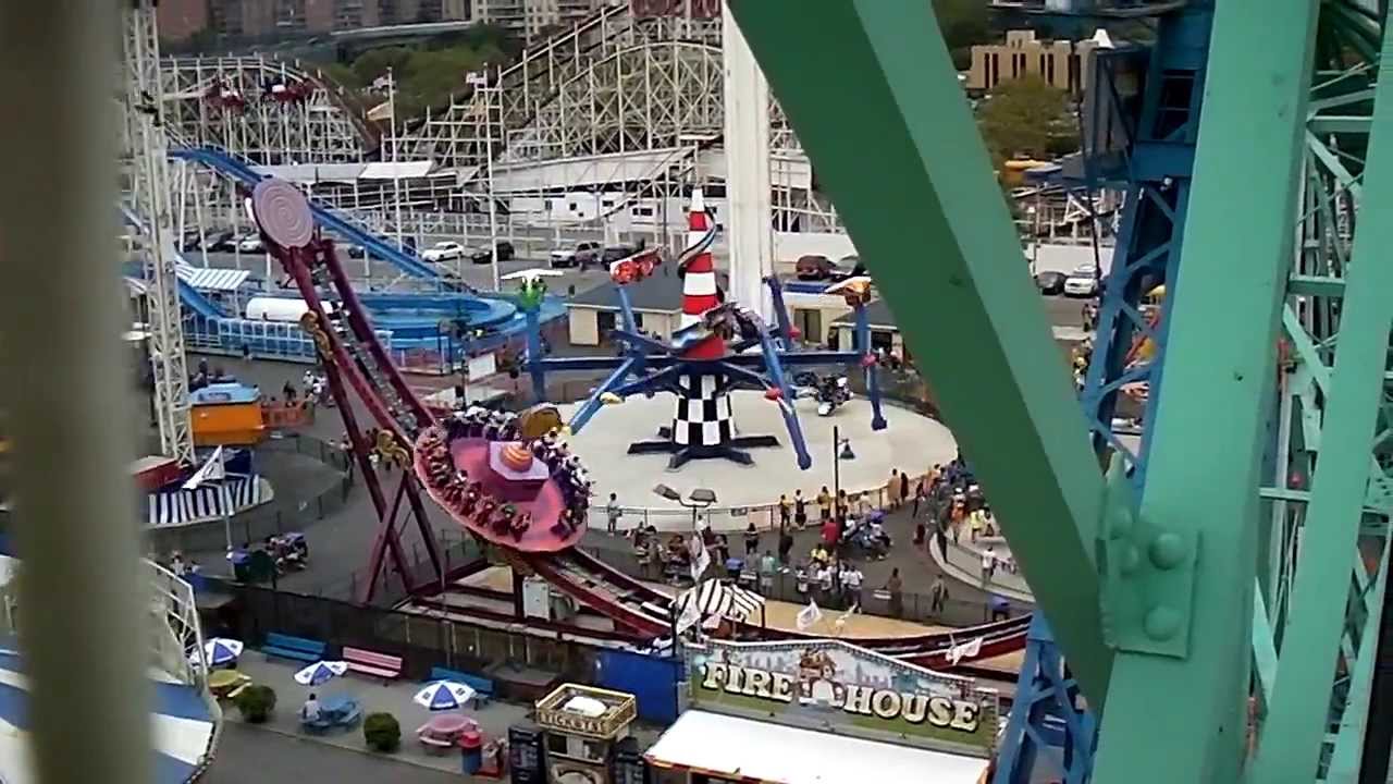 Riding the Wonder Wheel at Coney Island Amusement Park July 2011 (Video 8)
