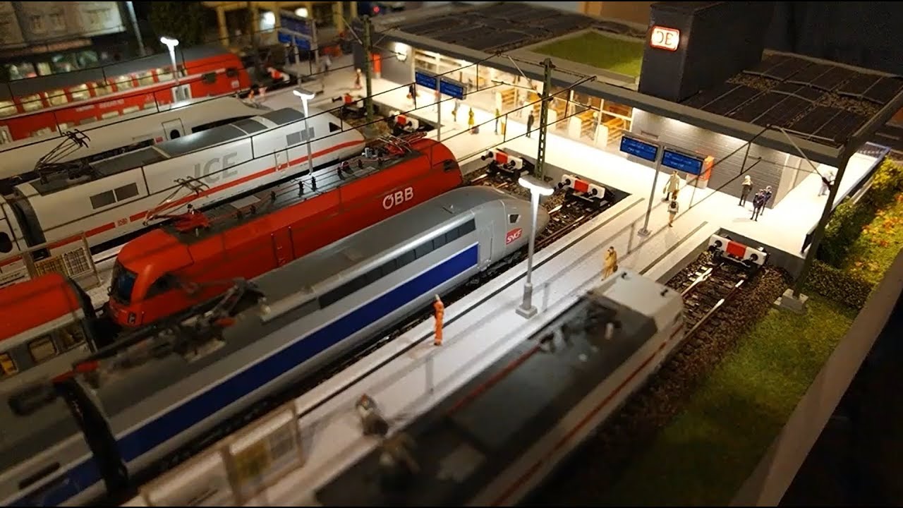 Synare av TRIX / Märklin SJ F1200.