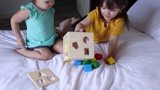 408870 - Melissa & Doug Activity Cube With 12 Shapes