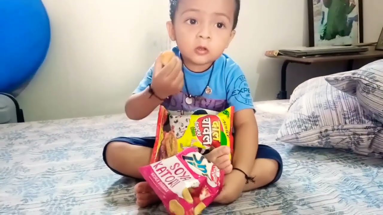 Cute baby 😍 eating food-chips Kurkure