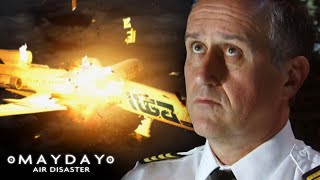 A Decision That Led To A Fatal Collision | Deadly Crossroads | Mayday: Air Disaster