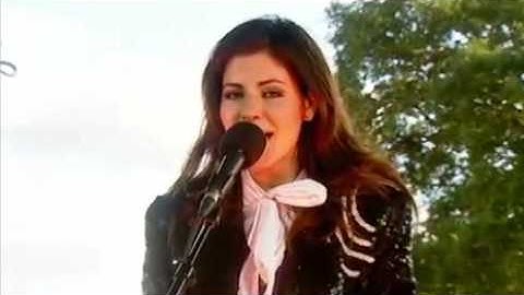 Marina And The Diamonds - I Am Not A Robot - Acoustic At Reading