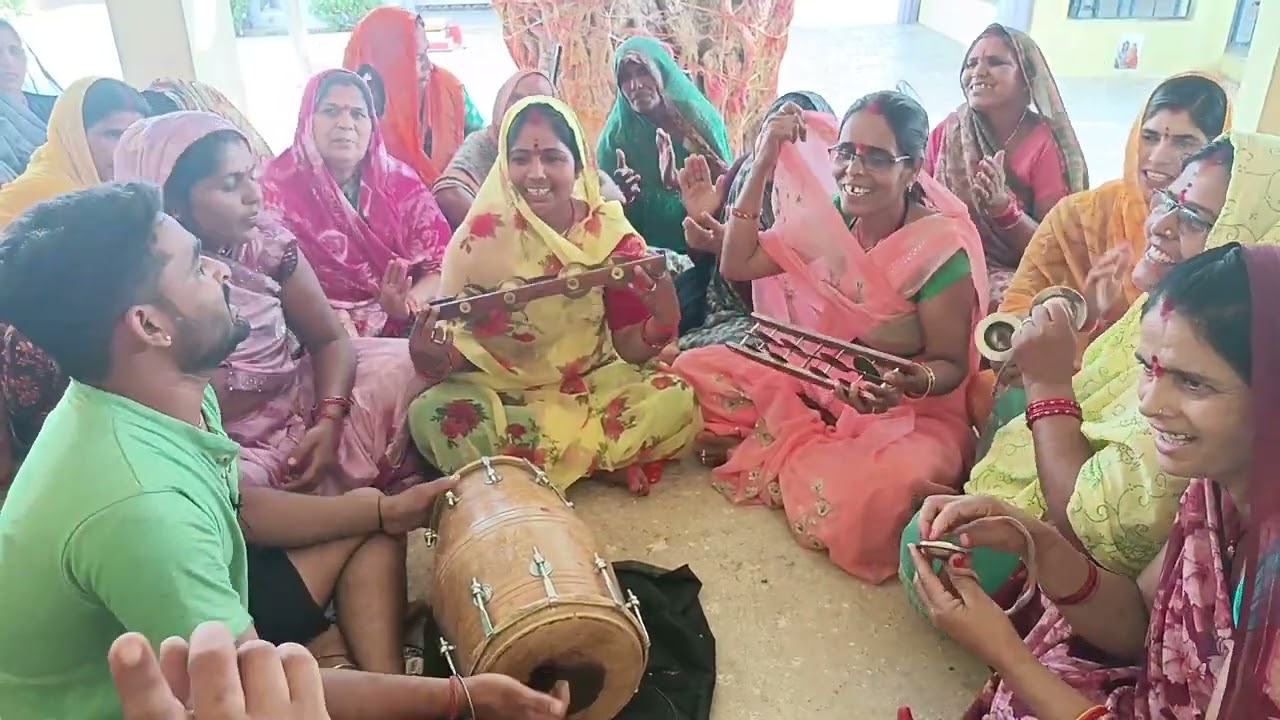 With lyrics ll पहन लियो लहंगा चुनरिया भोले बाबा बन गए गुजरिया💯