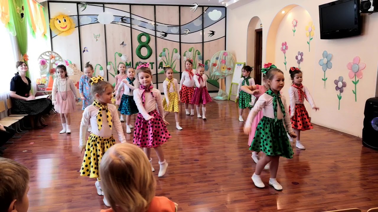 старшая группа танец Я модница