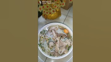 Món ăn ngon, món bún phở thịt gà luộc,ăn kèm trứng gà,tim gà luộc,chấm muối ớt cay,ngon tuyệt