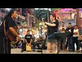 Penonton Jauh Dari Guangzho China Dipanggil Menyanyi