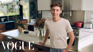 73 Questions With Troye Sivan | Vogue