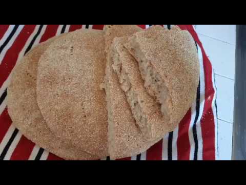 فيديو: طريقة طهي الخبز في الفرن